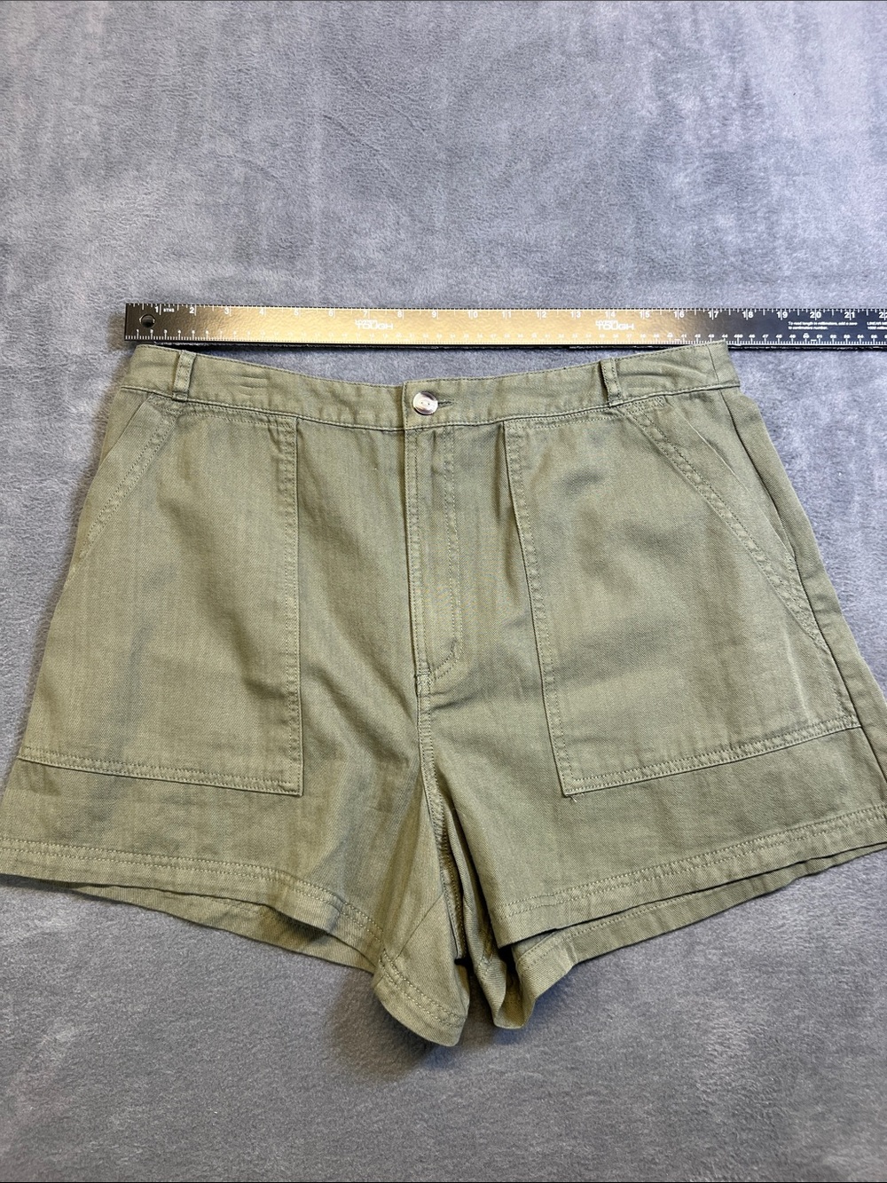 Universal Thread Olive Green Cargo Shorts